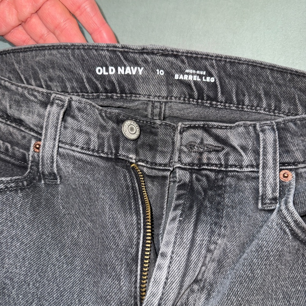 Old Navy High-Waisted Barrel Ankle Jean